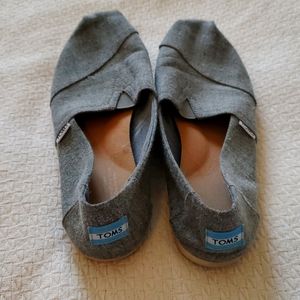 Toms